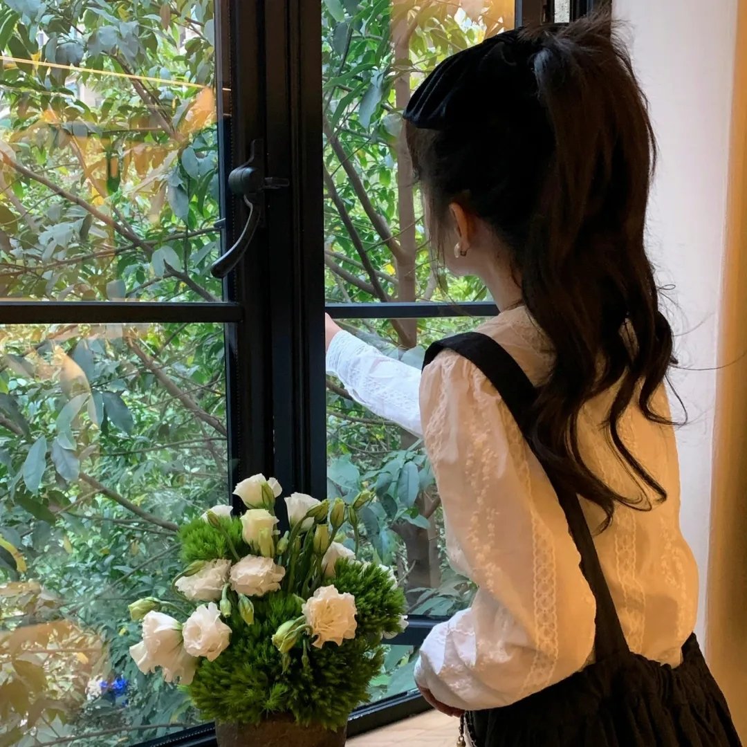 小犬与女孩